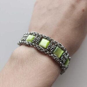 Vintage timeless green and silver chainmail square bracelet